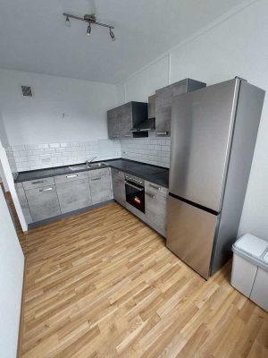 Gepflegte komplett möblierte 3,5-Zimmer-Wohnung mit Balkon und EBK in Gera
