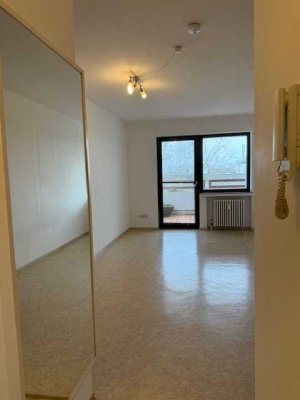 Helle 1-Zimmer Wohnung mit Balkon im 5. OG in Aachen-Laurensberg