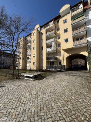 Helle 2-Zimmer-Wohnung mit Balkon in Dresden