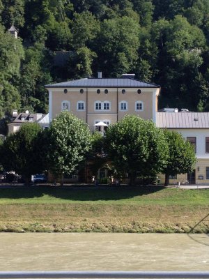 Ideal für WG: Geräumige 5-Zimmer Altbauwohnung in Stadt-Salzburg