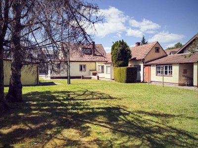 Bestand revitalisieren oder neu durchstarten ? 861 m² Grundstück mit Entwicklungspotenzial!