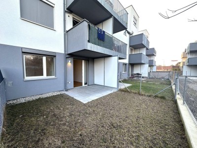 TRAUMHAFTE GARTENWOHNUNG MIT BLICK INS GRÜNE: 2 Zimmer Wohnung in idyllischer Lage