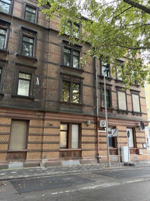 Sanierungsbedürftige 2-Zimmerwohnung in zentraler Lage mit guter Anbindung