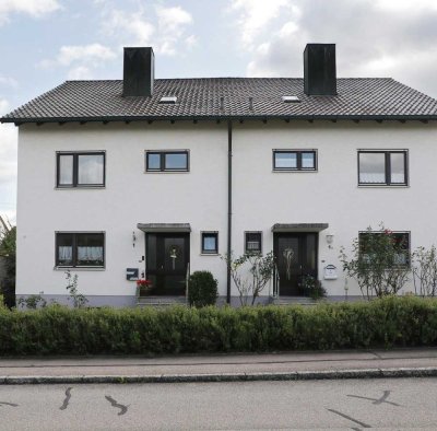 Raumwunder mit 5-6 Schlafzimmern und Partykeller in Doppelhaushälfte mit großem Garten