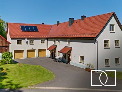 Exklusives Anwesen in Alleinlage – Ein modernes Zweifamilienhaus auf 43.983 m² großem Grundstück
