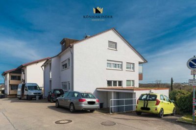 Dachgeschosswohnung in ruhiger Lage - in einem frisch renovierten Mehrfamilienhaus