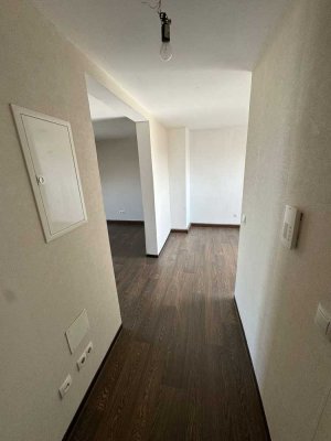 * 1 ZKB * DG rechts * kein Aufzug * offene Wohn-/Ess-/Schlafbereich - keine Zwischentür *