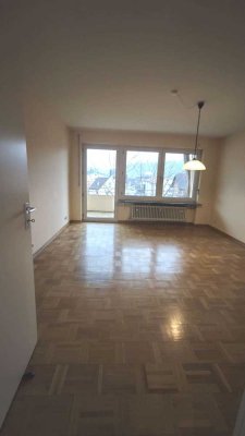 3-Zimmer-Wohnung, 69m² mit Balkon, Aufzug & Garage – sofort verfügbar!