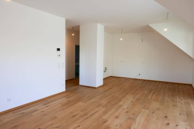 Hellmonsödt | Helle 4 ZI-Dachgeschoßwohnung mit südseitiger Dachterrasse u. 2 TG-Stellplätzen!