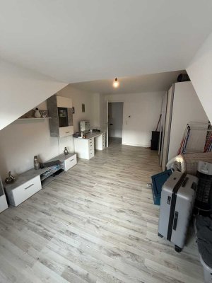 Helle 2-Zimmer Wohnung in Zentraler Lage guter Zustand