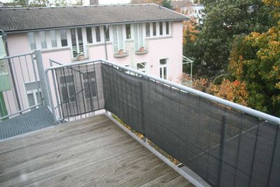 Exklusive, modernisierte 1-Zimmer-Dachgeschosswohnung mit Balkon in Krefeld