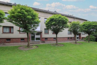 Vermietete, modernisierte Dachgeschosswohnung mit Loggia und Stellplatz in Sackgassenlage