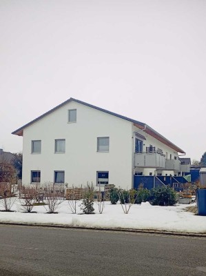 Moderne 2,5-Zimmer-Wohnung mit Balkon in Gremsdorf