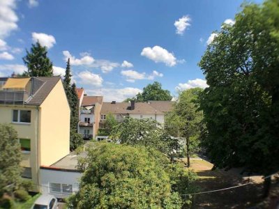 Helle 2 Zimmer Wohnung mit Balkon in Köln Nippes