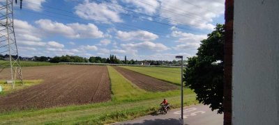 Lepkesfeld 32
46047 Oberhausen 
Helle ruhige Mietwohnung