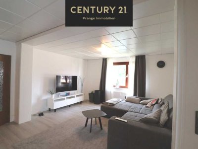 Denstorf:  Megagroße  4-5 Zi - Whg , Hochparterre,  Terrasse und Garage, ruhige Lage
