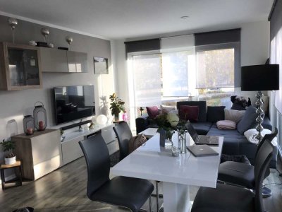 Zentral, modern, neuwertig: 3,5-Zimmer-Wohnung mit Balkon und Einbauküche, nähe Bahnhof