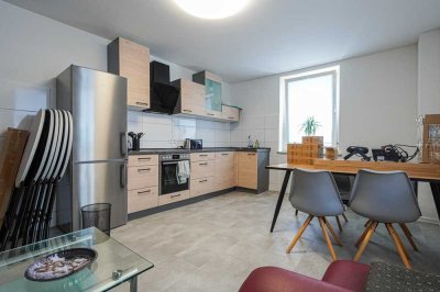 +++ Großzügige 2-ZKB mit Balkon, Einbauküche und Stellplatz +++
