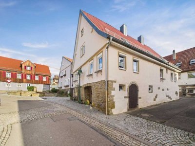 Geheimtipp! Sehr gemütliches EFH in Sachsenheim, Kreis LB. 7 1/2 Zimmer, kernsaniert