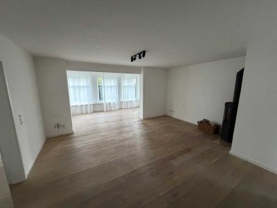 lichtdurchflutete (Teil) möblierte Wohnung Nähe UKSH
