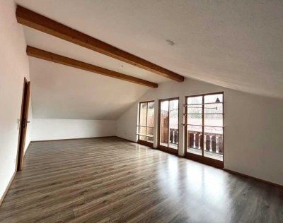 Ruhig gelegene 2 Zimmer Dachgeschosswohnung zu verkaufen