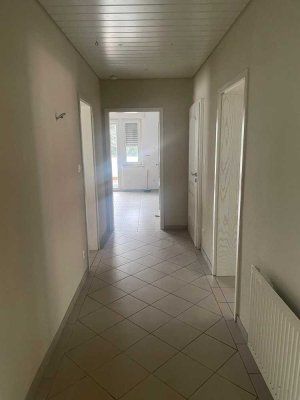 Helle 3,5-Zimmer Wohnung mit Balkon im 1. OG in Leverkusen-Schlebusch