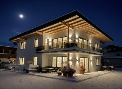 Top-Gelegenheit ! Neuwertiges Elitäres-Zweifamilienhaus in Bestlage !