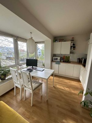 Helle, möblierte und barrierefreie 2-Zimmer-Wohnung in toller Lage am Wasser!