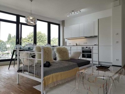 2-Zimmer-Luxuswohnung direkt an der Spree