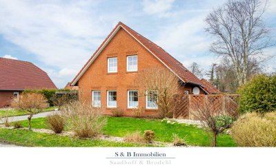 Sechs Zimmer – Gepflegtes Einfamilienhaus im Zentrum von Moordorf