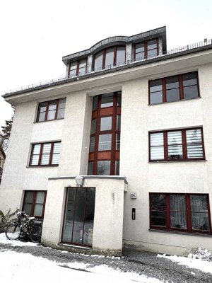 Attraktive 2-Zimmerwohnung mit Loggia in Seenähe – bezugsfrei
