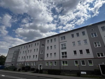 Geräumige 4-Raum-Wohnung mit Balkon – Viel Platz zum Wohnen und Leben!
