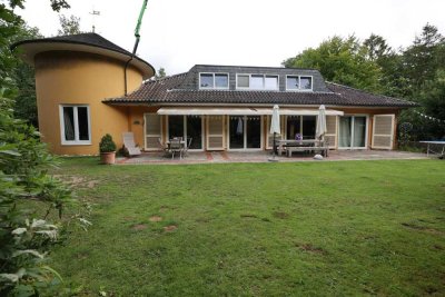 Einzigartige Immobilie mit Turmanbau in ruhiger Waldrandlage von Bendestorf