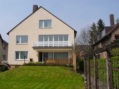 Freundliche 2-Zimmer-Wohnung mit gehobener Innenausstattung mit Balkon und Einbauküche in Hannover