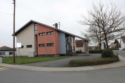 Bezahlbar-Verwaltungsgebäude geeignet zum Umbau in ein MFH für Appartements oder Wohnungen