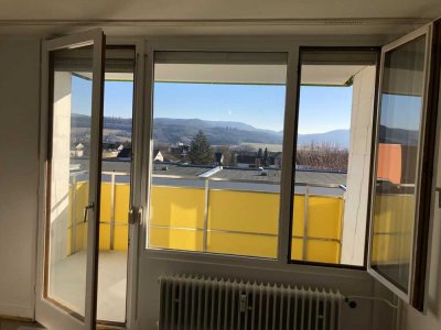Schöne helle 2-Zimmer-Wohnung mit Balkon und Einbauküche in Schwäbisch Gmünd
