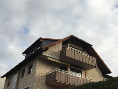 Gepflegte 3-Raum-Dachgeschosswohnung mit Balkon in Niestetal