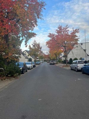 Immobilien-Richter: Möblierte Wohnung am Deich in Düsseldorf-Vollmerswerth