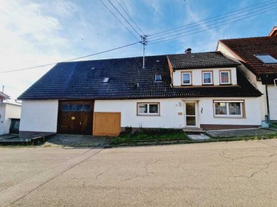 Grosszügiges, renovierungsbedürftiges Einfamilienhaus mit separatem Gartengrundstück