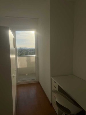 � Zimmer in 6er Frauen WG/shared Flat im Herzen Frankfurts mit Ausblick auf den Taunus�
