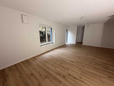 Frisch sanierte Einliegerwohnung (Erstbezug) in Premium-Lage von Taunusstein-Hahn