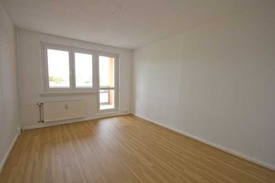 Nachnutzer gesucht! 3-Raumwohnung in der 3.Etage mit Balkon.