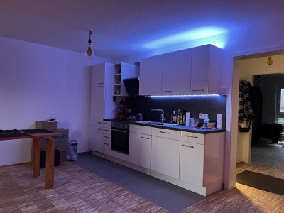 Neuwertige 2-Zimmer-Wohnung mit Balkon und Einbauküche in Guntersblum