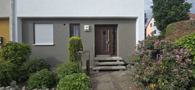 Modernisiertes Reihenmittelhaus in idyllischer Lage von Zirndorf – 7 Zimmer, großer Garten, verfügba