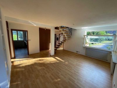 Attraktive 4-Raum-Wohnung mit Balkon und Einbauküche in Schramberg
