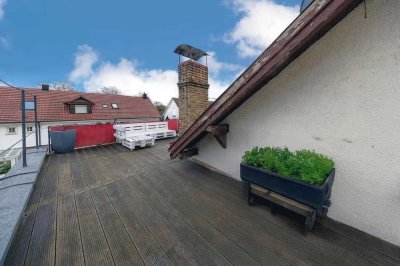 Exklusive, modernisierte 2,5-Raum-DG-Wohnung mit gehobener Innenausstattung in Singen