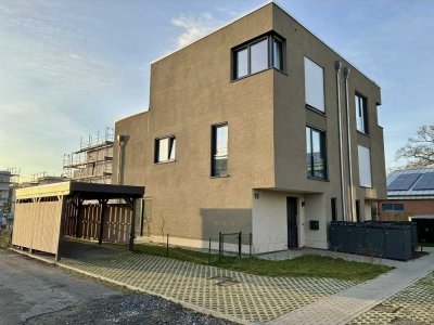 Zweitbezug (Neubau): Doppelhaushälfte, 5 Zimmer, 157 qm, Carport, Terrassen + Süd-West-Garten