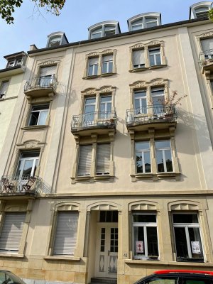 Attraktive Dachgeschosswohnung mit zwei Zimmern zum Verkauf in Karlsruhe