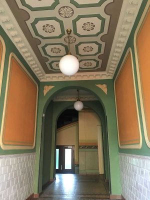 Modern ausgestattete 4-Raum-WE mit Aufzug, Balkon, Gäste-WC, Abstellraum im stillvollen Altbau