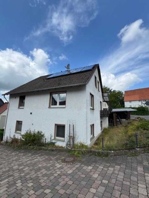 Geräumiges günstiges 8-Zimmer-Einfamilienhaus in
